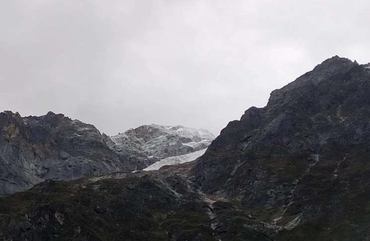 मौसम: शनिवार तड़के बदरीनाथ सहित कई क्षेत्रों में ताजा बर्फबारी