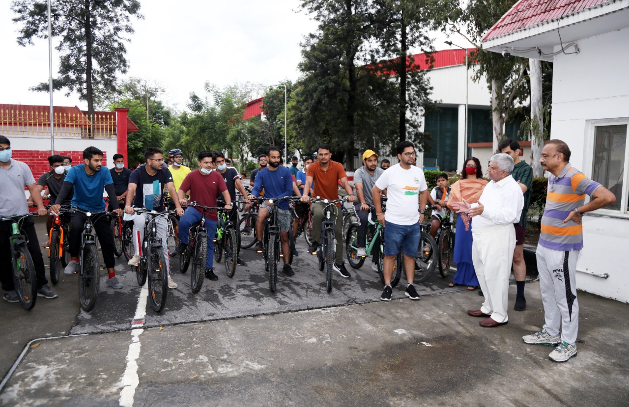 एम्स: ‘स्वस्थ जीवन-शैली साईकिल यात्रा’ आयोजित, लोगों को स्वास्थ्य के प्रति किया जागरूक