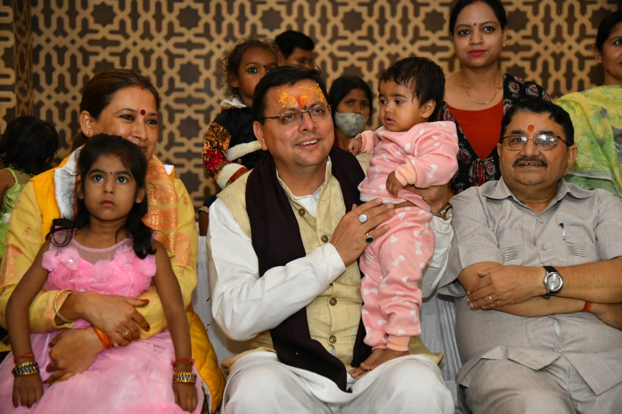 सीएम धामी ने कोरोना काल में बंद मुख्यमंत्री आँचल अमृत योजना का किया दोबारा शुभारंभ