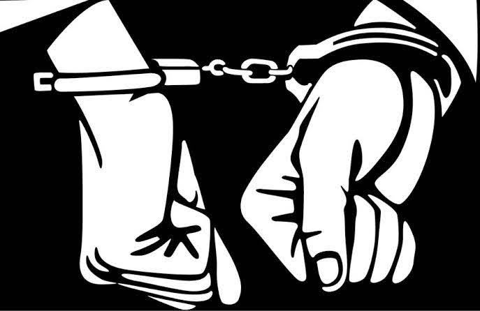 छात्रवृत्ति घोटाला में पूर्व समाज कल्याण अधिकारी गिरफ्तार