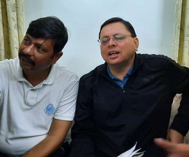 कुमाऊं दौरे पर निकले सीएम, हेलीकाप्टर नहीं भर सका उड़ान, सड़क मार्ग से खटीमा निकले