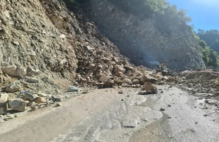 मौसम खुला पर राहत- बचाव की चुनौतियां अब भी बाकी,मृतकों की संख्या हुई 50