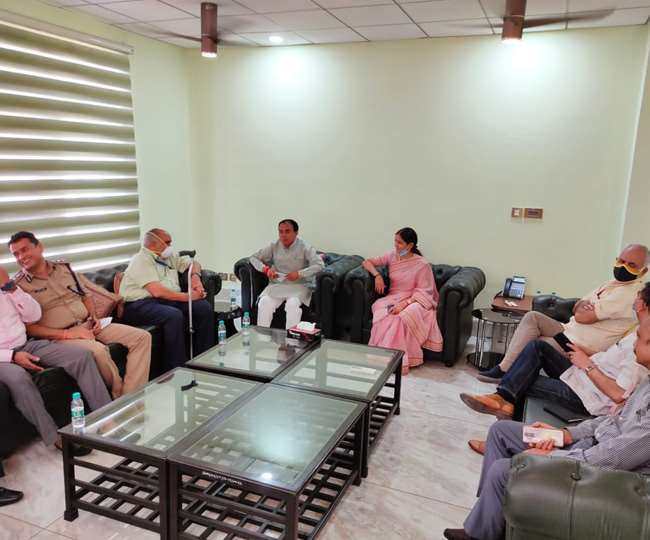 एम्‍स: पीएम मोदी के कार्यक्रम की तैयारी का जायजा लेने पहुंचे स्वास्थ्य मंत्री