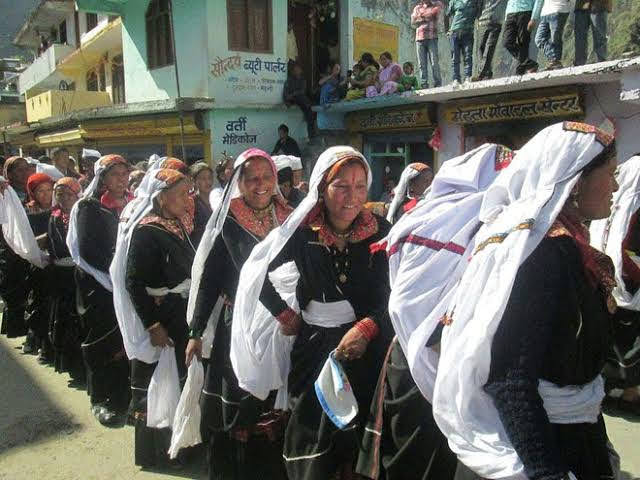आक्रोश: प्रस्तावित जनजाति सम्मेलन का स्थान बदले जाने के फैसले का विरोध