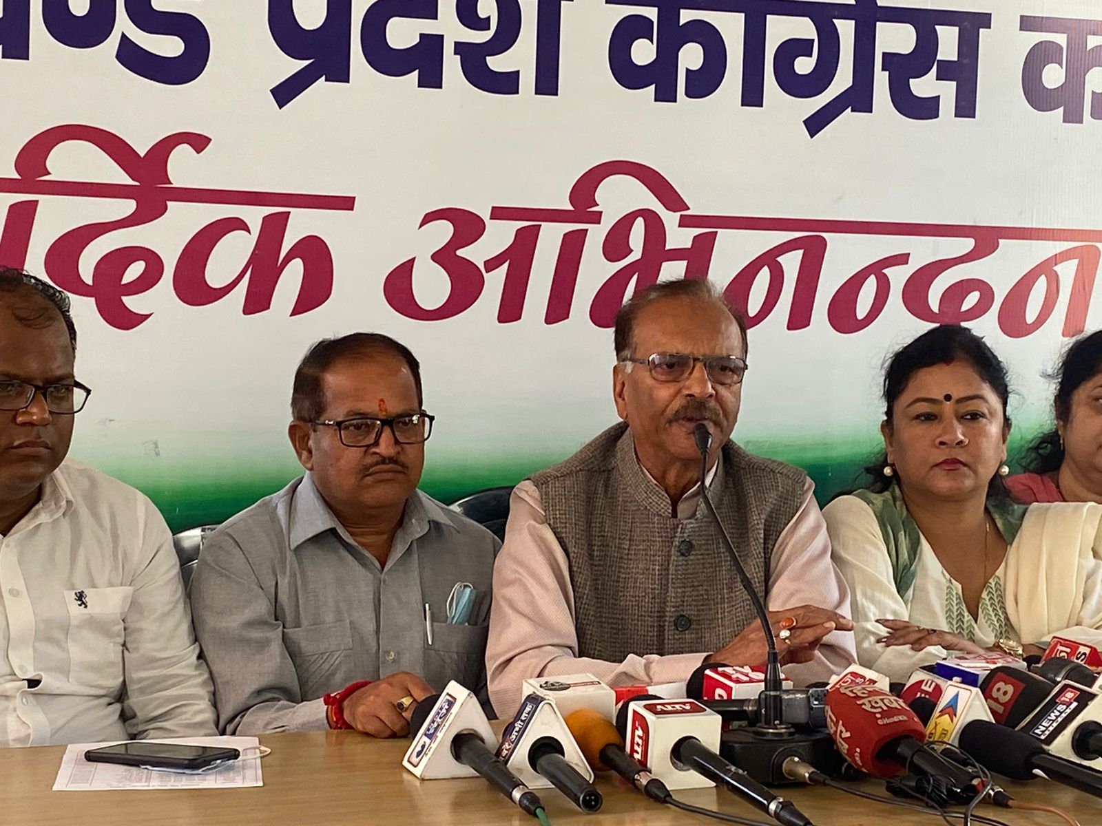 राजनीति: वरिष्ठ कांग्रेसी नेता  सुरेन्द्र कुमार ने भ्रष्टाचार व लोकायुक्त पर सरकार को घेरा