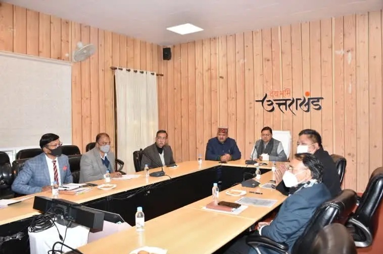 सीएम धामी ने सैन्य धाम को लेकर की बैठक