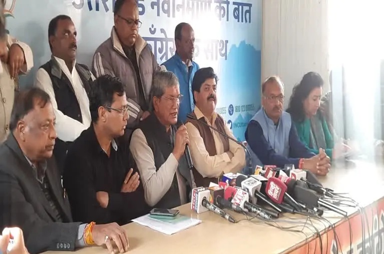 कांग्रेस ने की  सैन्यधाम जनरल विपिन रावत के गांव में बनाने की मांग