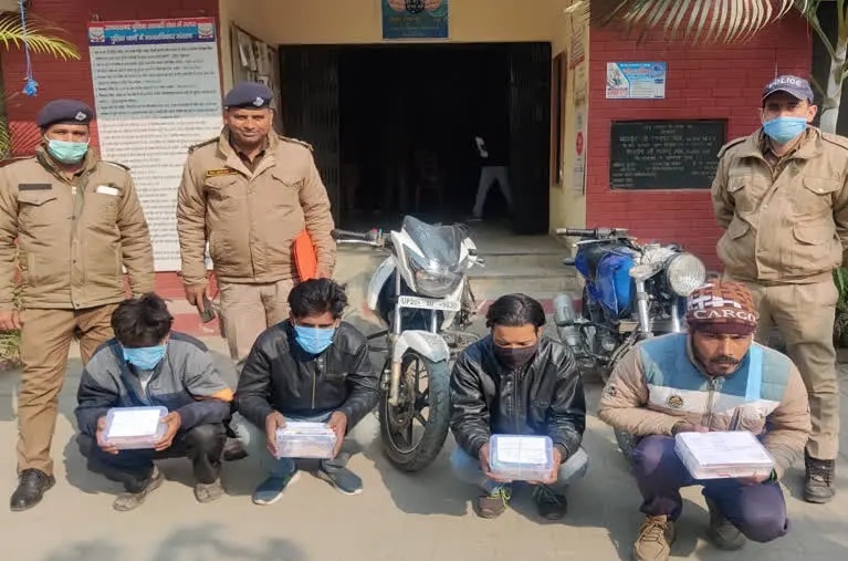 लाखों की चोरी का खुलासा, 4 आरोपी गिरफ्तार