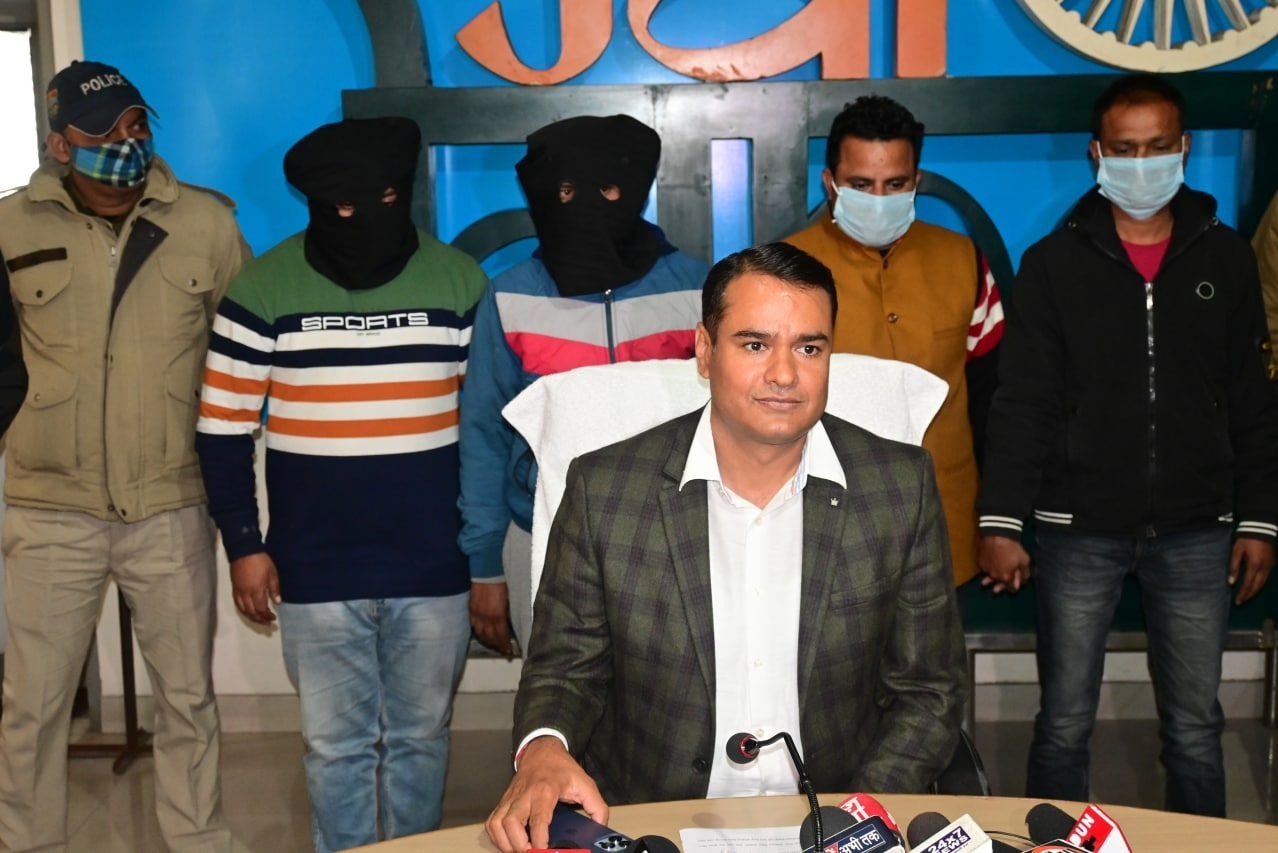 शिकंजा: एटीएम बदलकर ठगी करने वाले हिटलर गैंग के चार सदस्य गिरफ्तार