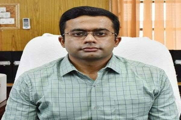 जायजा: प्रीफ्रेब्रिकेटेड शेल्टर निर्माण कार्यों का डीएम हिमांशु खुराना ने किया स्थलीय निरीक्षण, समय पर कार्य पूरा करने के दिए निर्देश