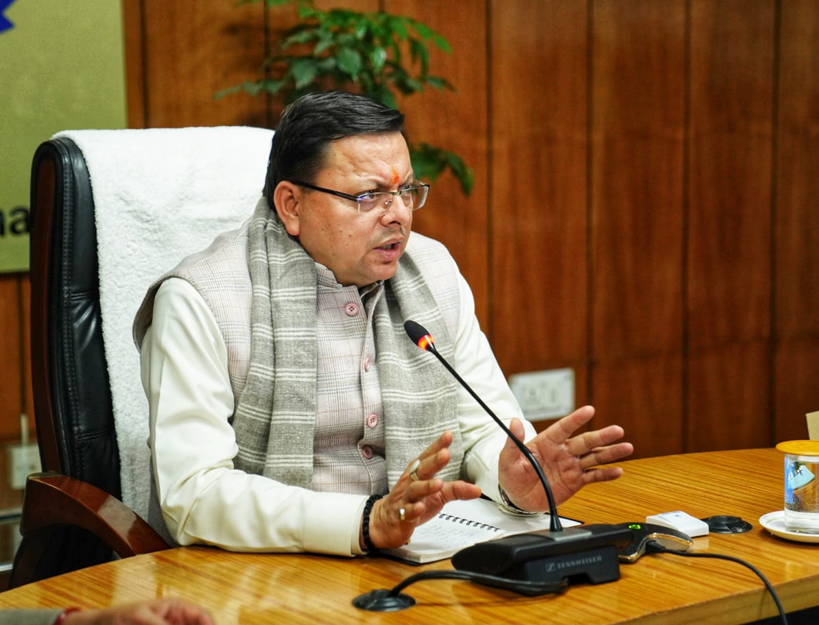 जायजा: मुख्यमंत्री धामी ने जोशीमठ में हो रहे भू-धंसाव की उच्चाधिकारियों के साथ की समीक्षा