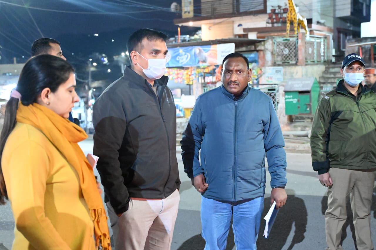 परख: जिलाधिकारी टिहरी डॉ. सौरभ गहरवार ने किया रैन बसेरा का स्थलीय निरीक्षण, व्यवस्थाओं का लिया जायजा