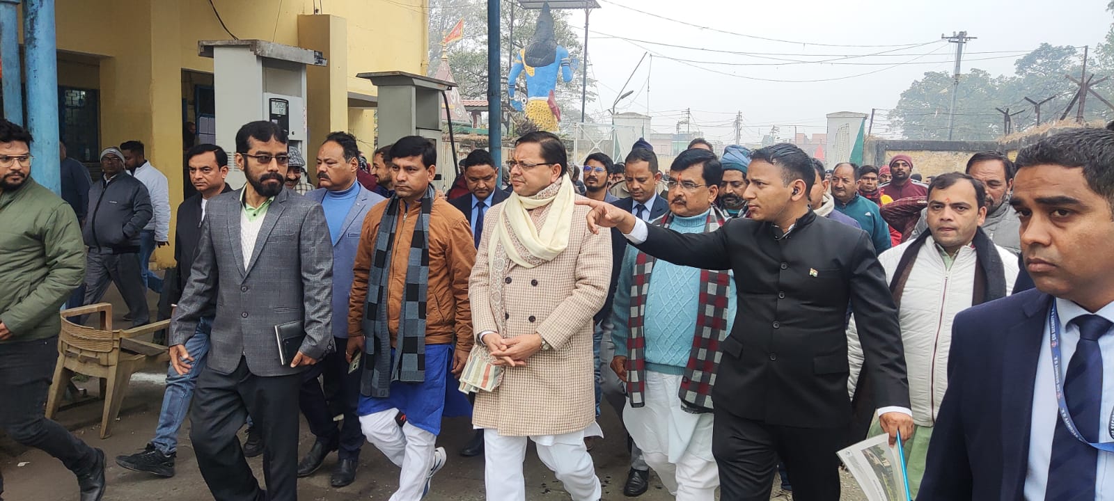 जायजा: मुख्यमंत्री पुष्कर सिंह धामी ने टनकपुर में बनने वाले अंतरराज्यीय बस अड्डे की भूमि का किया निरीक्षण