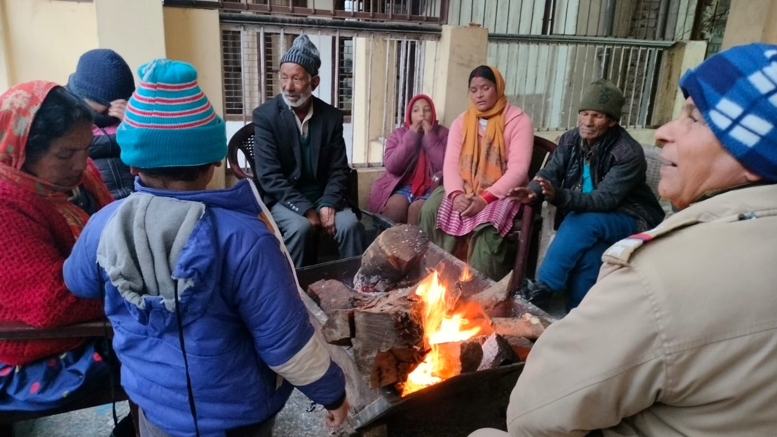 जोशीमठ आपदा: सीएम धामी की सर्वोच्च प्राथमिकता में शामिल हैं प्रभावित परिवार, रहने-खाने एवं ठंड से बचाव हेतु की गयी है पर्याप्त व्यवस्था
