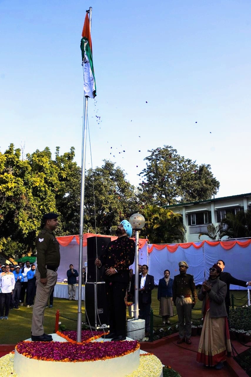 आयोजन: उत्तराखंड सचिवालय में मनाया गया गणतंत्र दिवस, मुख्य सचिव डॉ. एस.एस. संधु ने फहराया राष्ट्रीय ध्वज