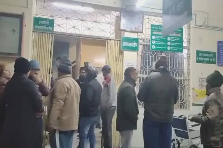 दुखद: कार खाई में गिरने से दो लोगों की मौत, दो घायल अस्पताल में भर्ती, पौड़ी-कोटद्वार रोड पर हुआ हादसा