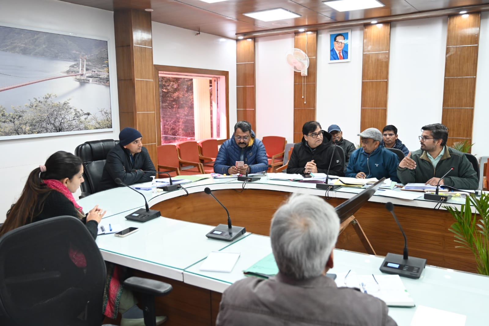 समीक्षा: डीएम ने सड़क सुरक्षा को लेकर अपनाया सख्त रुख, अधिकारियों को दिए हादसों की रोकथाम को जरूरी कदम उठाने के निर्देश