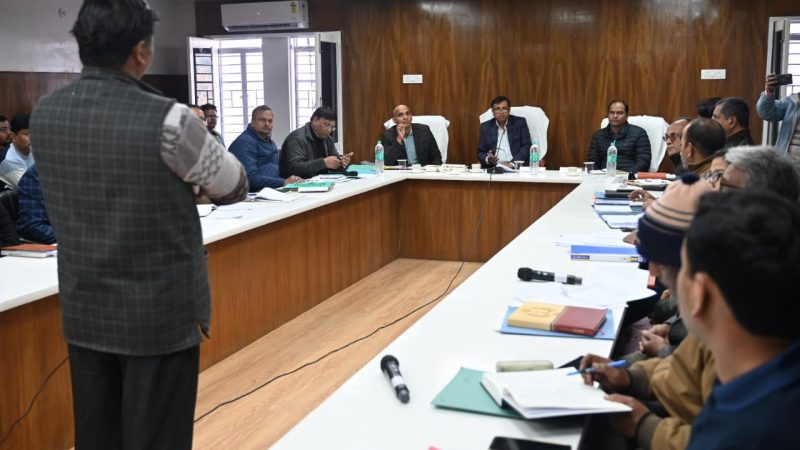 सुनवाई: तहसील दिवस पर जन समस्याओं से रूबरू हुए कमिश्नर व डीएम, अधिकांश शिकायतों का मौके पर कराया निस्तारण
