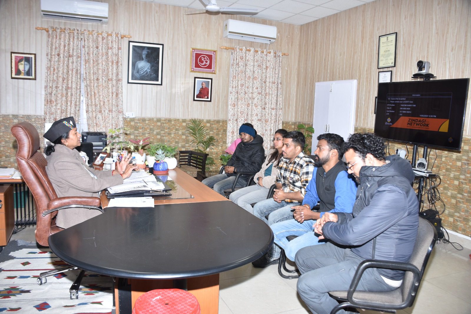 मुलाकात: अपर मुख्य सचिव से मिले बेरोजगार संघ के सदस्य, संगठन की मांगों को सीएम के सम्मुख रखने का दिलाया गया भरोसा