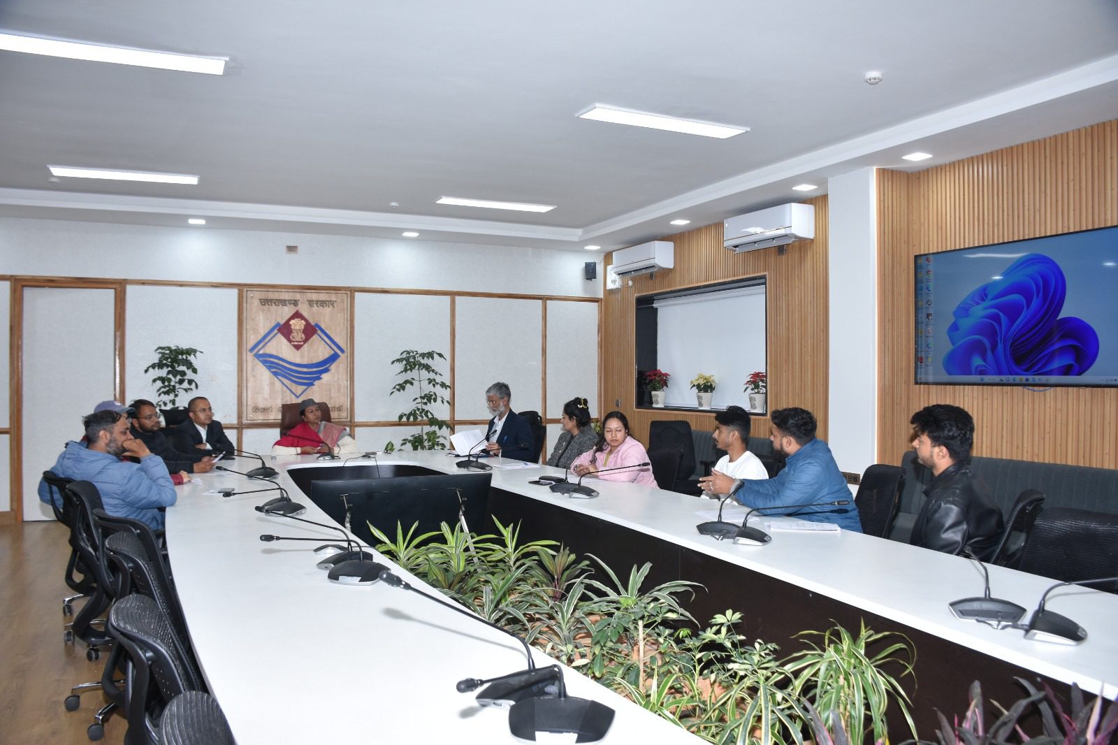 भरोसा: अपर मुख्य सचिव से मिले पीसीएस मुख्य परीक्षा के अभ्यर्थी, परीक्षा समय पर आयोजित कराने की लगाई गुहार