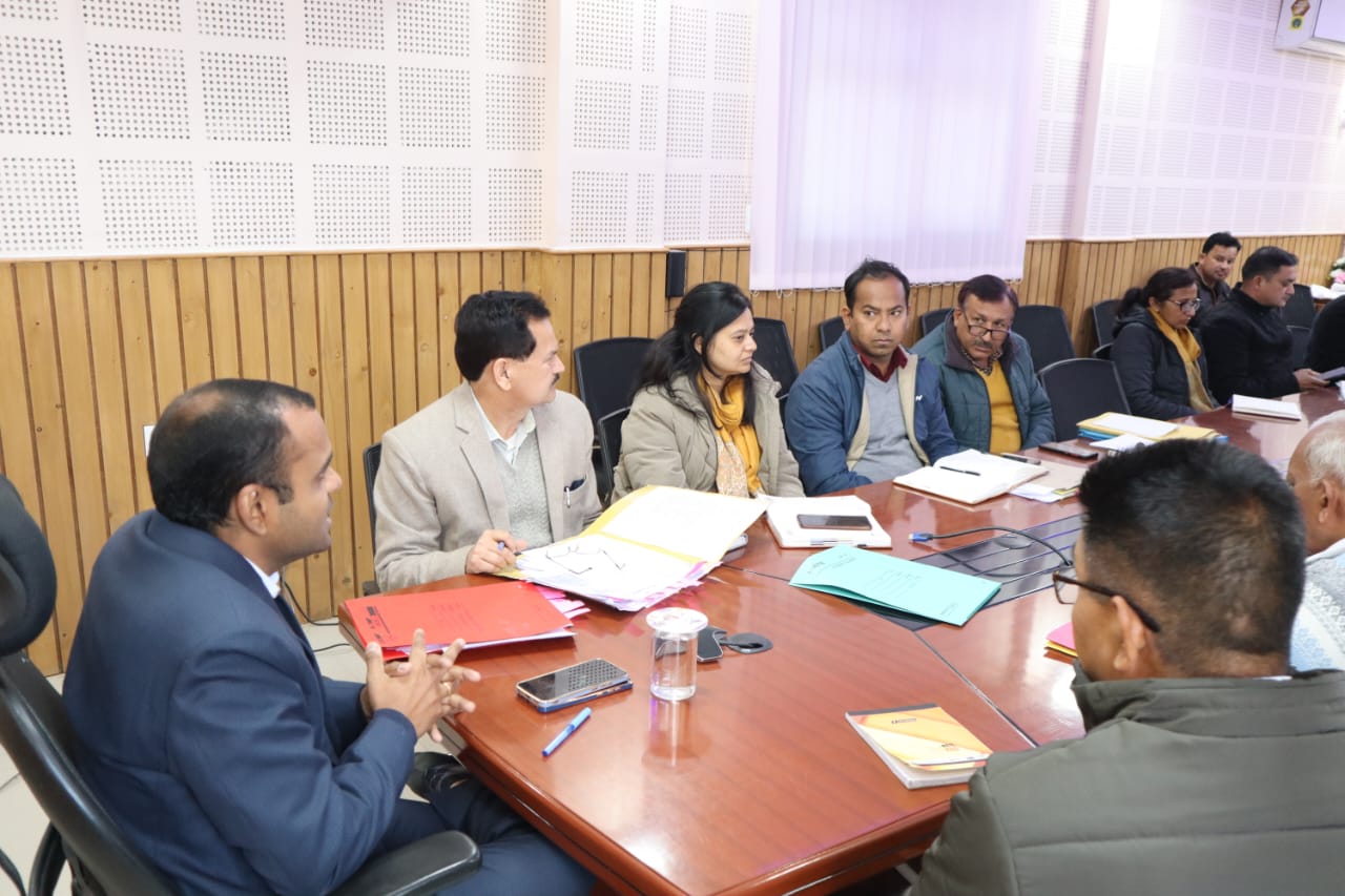 एक्शन: सड़क सुरक्षा के नियमों की अनदेखी करने वालों पर चलेगा पुलिस व प्रशासन का डंडा, डीएम ने दिए निर्देश