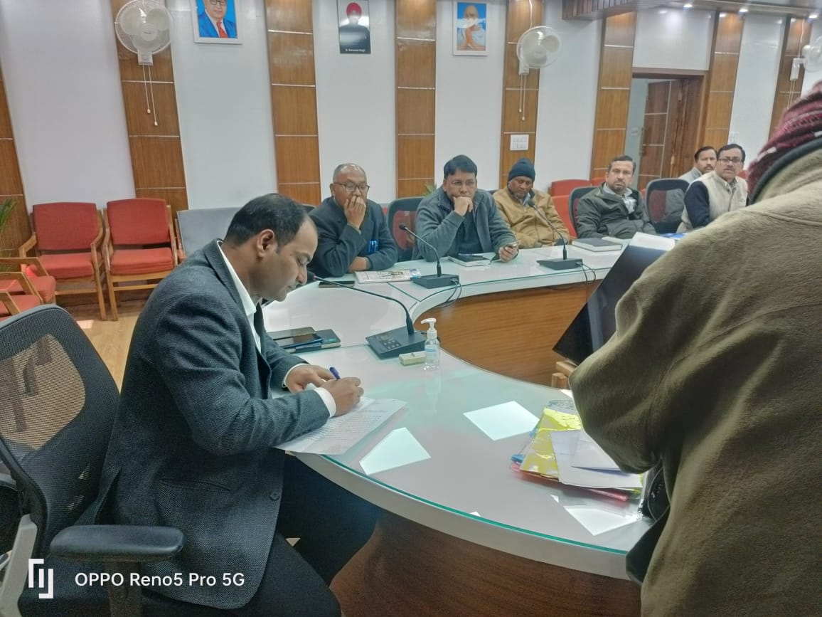 सुनवाई: जनता दरबार में मुख्य विकास अधिकारी ने सुनीं जनशिकायतें, संबंधित विभागों को दिए निस्तारण के निर्देश