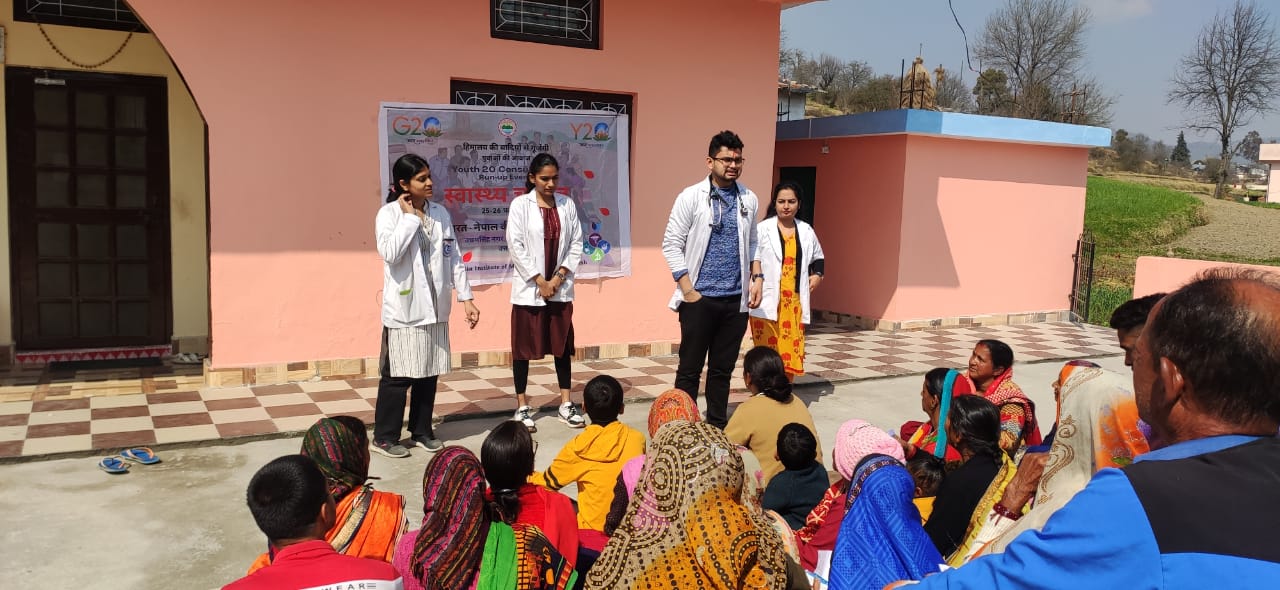 एम्स: वाई- 20 कंसलटेंसी कार्यक्रम के तहत भारत-नेपाल सीमा से सटे विभिन्न क्षेत्रों में किया गया स्वास्थ्य चौपाल का आयोजन