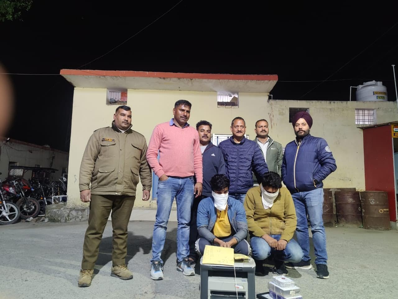 शिकंजा: फर्जी इंश्योरेंस व पाॅल्यूशन सर्टिफिकेट बनाने वाले सेंटर का भंडाफोड़, दो आरोपी गिरफ्तार