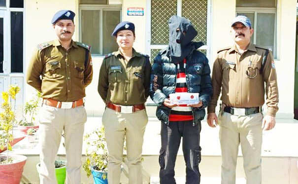 सबक: सोशल मीडिया पर तमंचे के साथ फोटो वायरल करने वाला गिरफ्तार