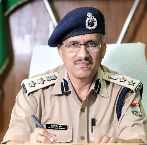 मित्र पुलिस: डीआईजी दलीप सिंह कुंवर ने आठ क्षेत्राधिकारियों के कार्यक्षेत्र में किया परिवर्तन