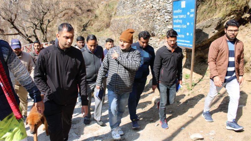 निगरानी: यात्रा व्यवस्थाओं की तैयारियों में जुटा प्रशासन, डीएम अभिषेक रुहेला ने स्थलीय निरीक्षण कर लिया जायजा