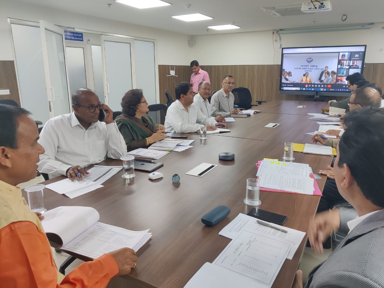 समीक्षा: सहकारिता मंत्री डॉ धन सिंह रावत ने अधिकारियों को दिए किसानों को फसली ऋण देने में तेजी लाने के निर्देश