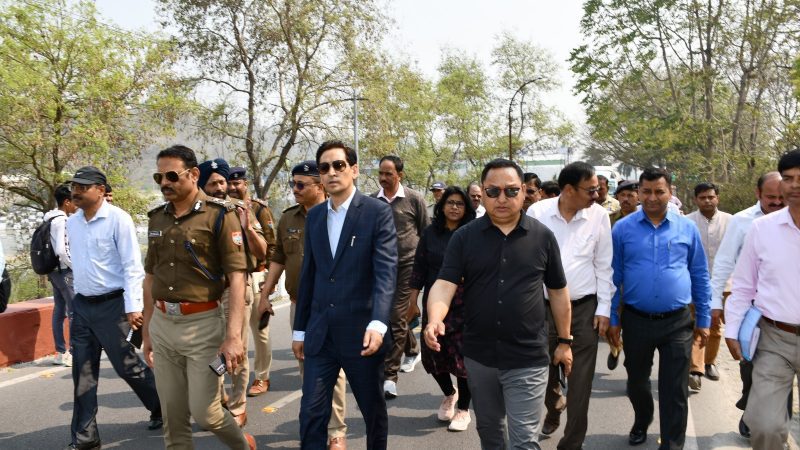 जी-20 समिट: आयोजन की तैयारियों का कुमाऊं कमिश्नर दीपक रावत ने स्थलीय निरीक्षण कर लिया प्रगति का जायजा