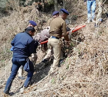 हादसा: मसूरी रोड पर कार दुर्घटनाग्रस्त, सात लोग घायल, सभी अस्पताल में भर्ती