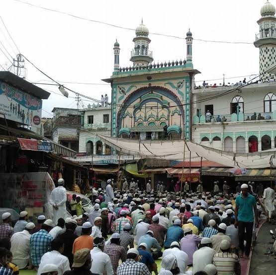 रमजान के पहले जुम्मे पर नमाज अता कर मांगी गयी देश की सलामती की दुआ