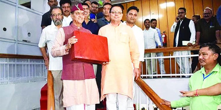 राज-काज: धामी सरकार ने पेश किया 77407.08 करोड़ रुपए का बजट