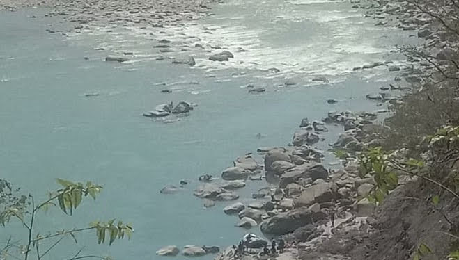 दुखद: सेल्फी लेने के फेर में शारदा नदी में डूबे दो सगे भाई, खोजबीन में जुटी पुलिस व SDRF