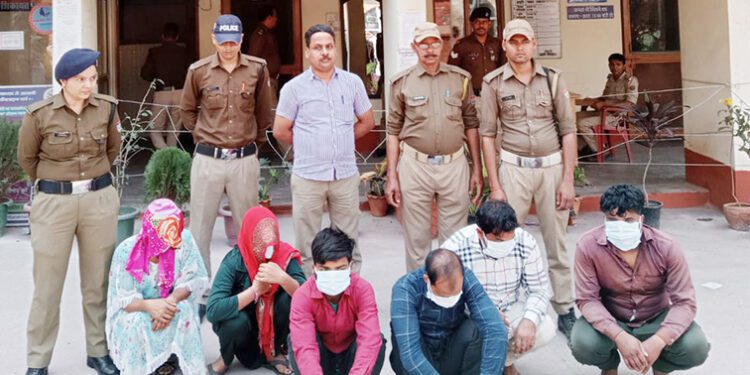 खुलासा: पुलिस ने किया सैक्स रैकेट का भंडाफोड़, चार पुरुष और दो महिलाएं गिरफ्तार