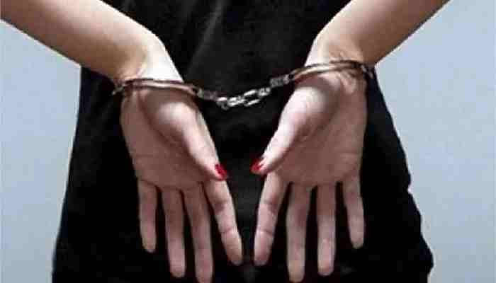 शिकंजा: स्मैक के साथ महिला गिरफ़्तार, इसी धंधे में मां भी पहले से है जेल में बंद