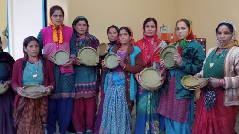 प्रयास: सफल होने लगे हैं प्रशासन के प्रयास, आत्म निर्भरता की ओर बढ़ रही हैं ग्रामीण महिलाएं
