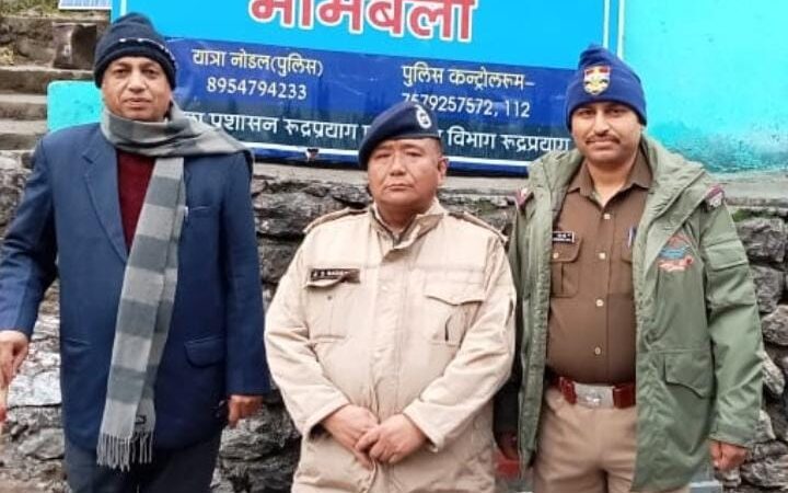 जायजा़: गढ़वाल कमिश्नर सुशील कुमार व आईजी करन सिंह नगन्याल ने पैदल चलकर किया यात्रा व्यवस्थाओं का निरीक्षण