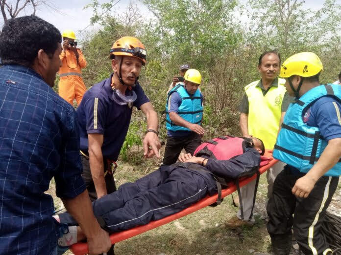 माॅकड्रिल: गुरुवार को सौंग नदी में आयी बाढ़, ऋषिकेश में भगदड़ से हुए कई लोग घायल