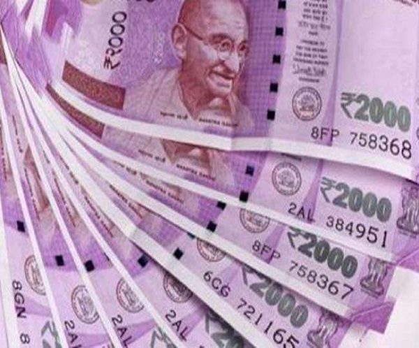नोटबंदी: दो हजार का नोट बंद करने पर सियासी दंगल शुरू, भाजपा ने ठहराया सही तो विपक्ष ने बताया गलत