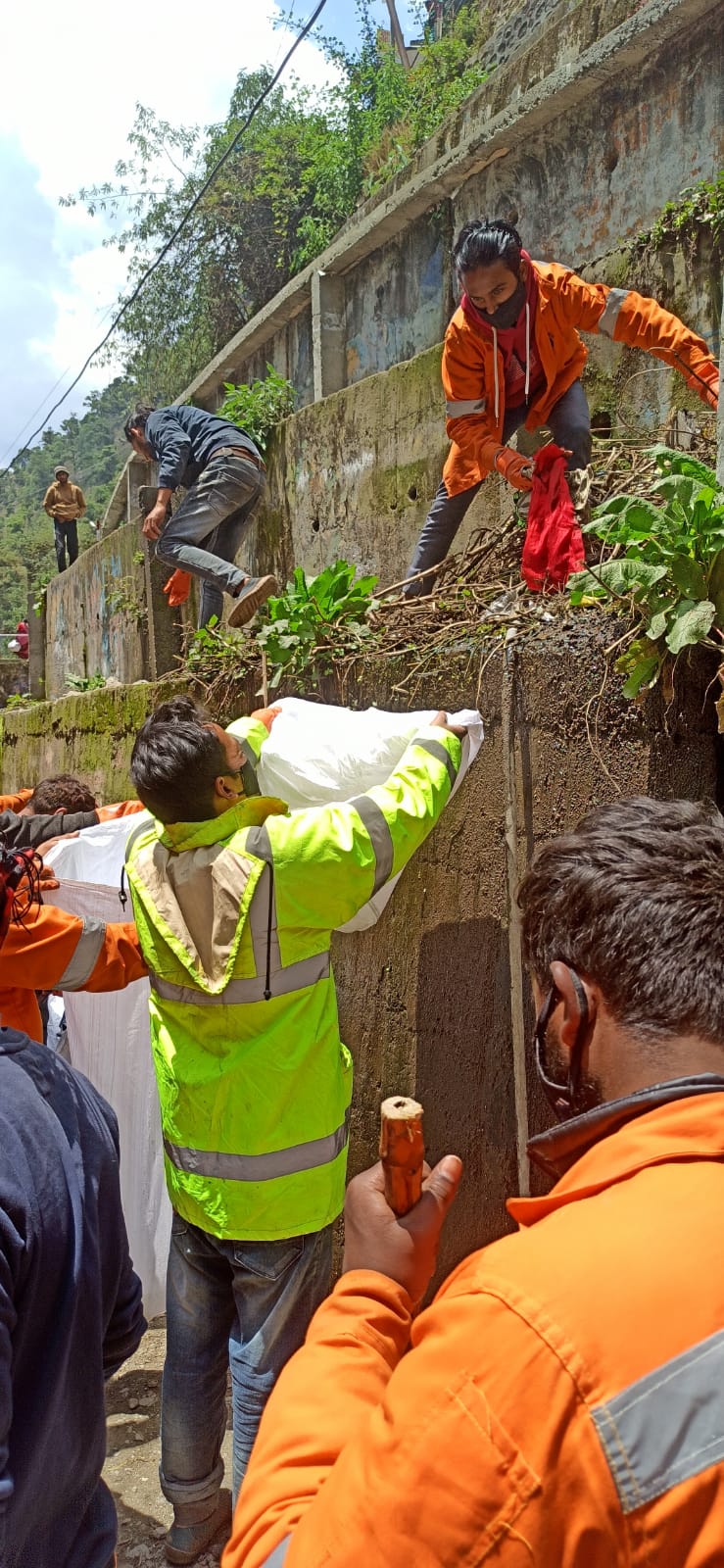 पहल: केदारनाथ यात्रा मार्ग में स्वच्छता जागरूकता रैली का आयोजन, विभिन्न जन संगठनों ने भी की भागीदारी
