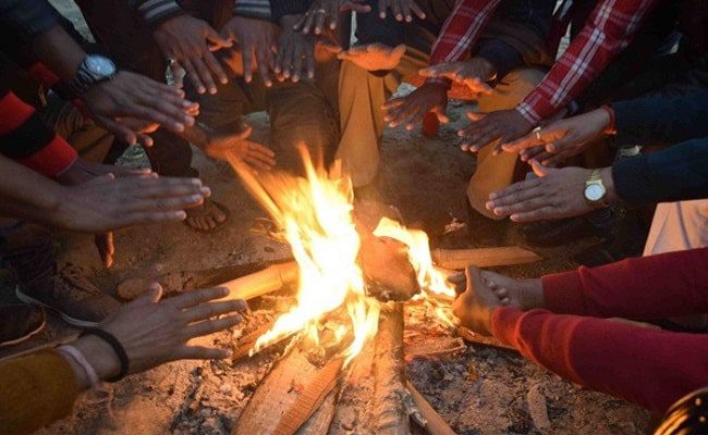 बेमौसम बरसात: मई माह में जले अलाव, मौसम ने तोड़ा 53 साल का रिकॉर्ड