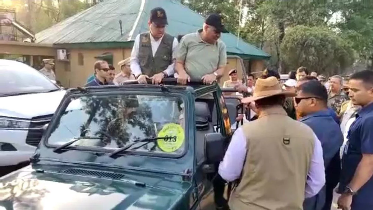 राज- काज: जिम कार्बेट से लाई गयी बाघिन को सीएम धामी ने राजा जी पार्क के जंगल में छोड़ा