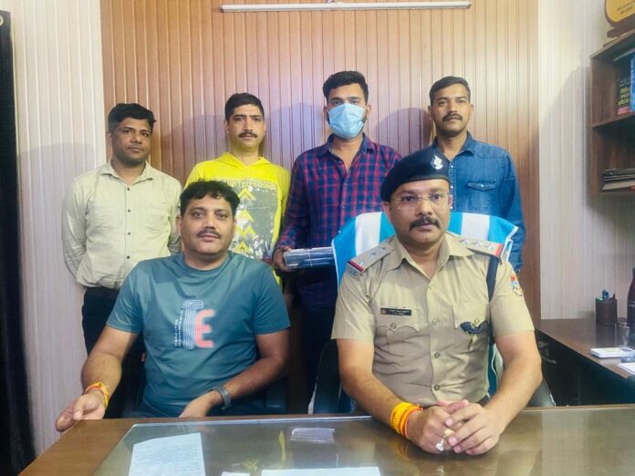 14 लाख रूपये की ठगी करने वालेको एसटीएफ ने किया गिरफ्तार
