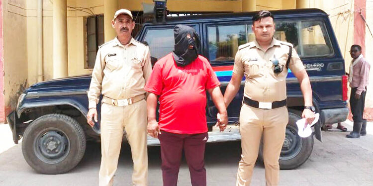 शिकंजा: पुलिस से छिपता फिर रहा था, सत्यापन के दौरान पकड़ा गया वारंटी