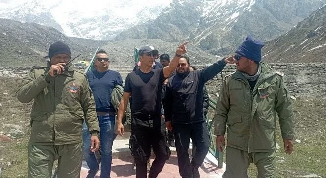 आस्था: अभिनेता अक्षय कुमार ने किए बाबा केदारनाथ के दर्शन