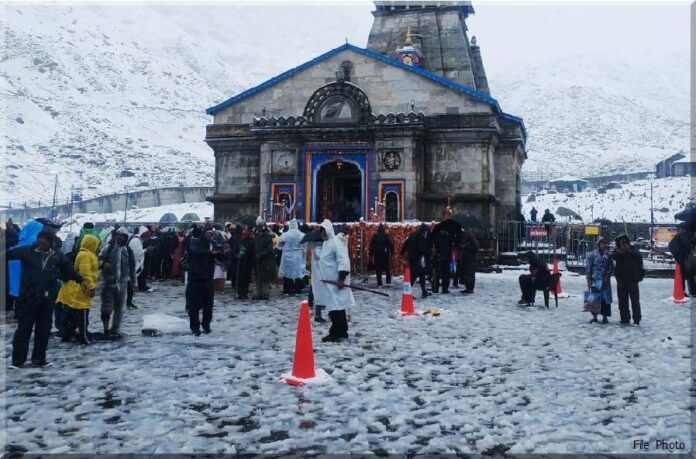 आफत: रिकॉर्ड तोड़ बारिश व बर्फबारी, चारधाम यात्रियों पर भारी